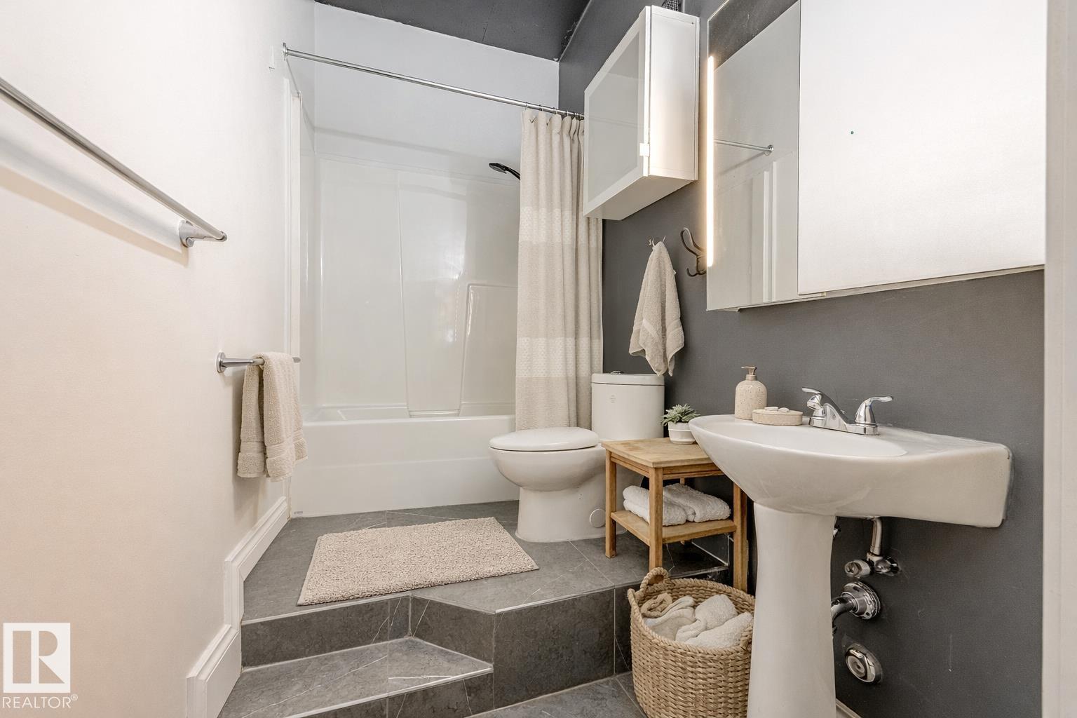 #303 10179 105 St Nw, Edmonton, Alberta T5J 3N1 - Photo 13 - E4469520