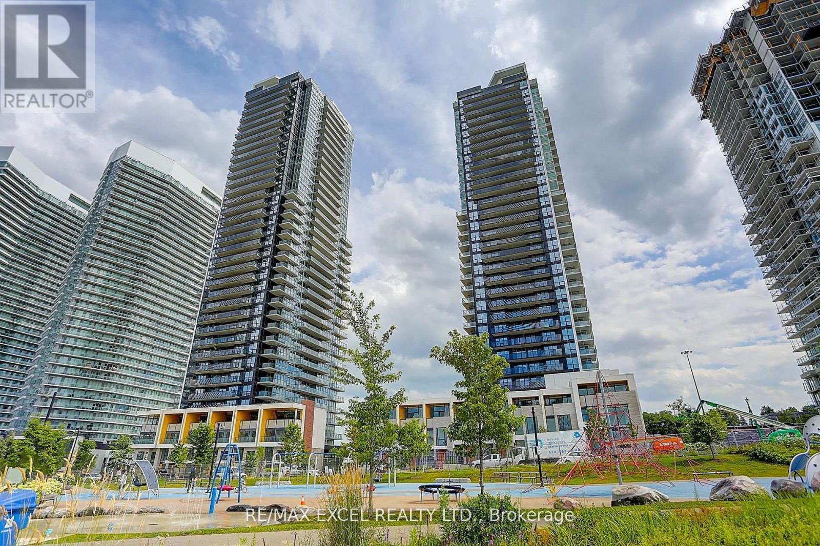 2001 - 85 MCMAHON DRIVE, Toronto, Ontario
