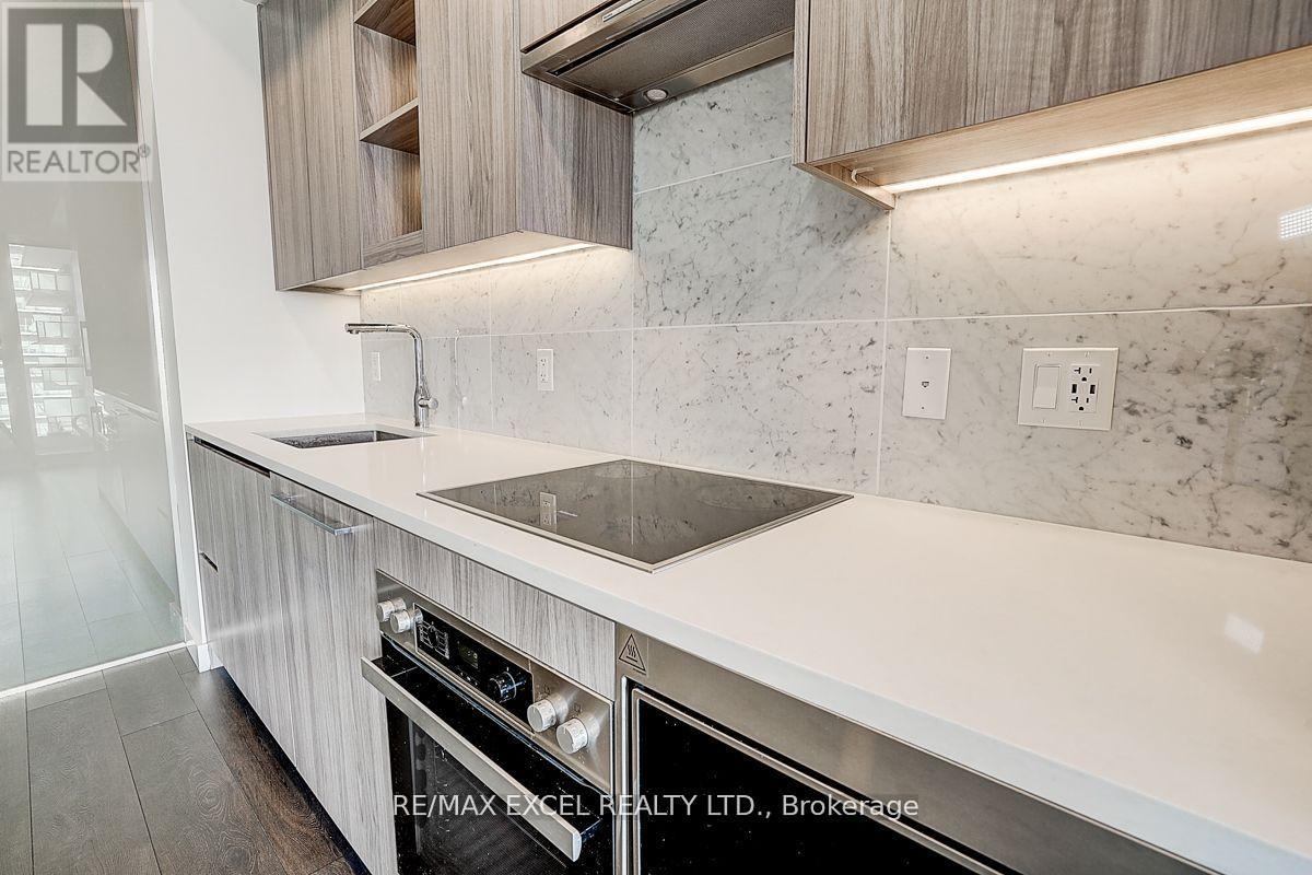 2001 - 85 Mcmahon Drive, Toronto, Ontario  M2K 0H1 - Photo 11 - C12680248