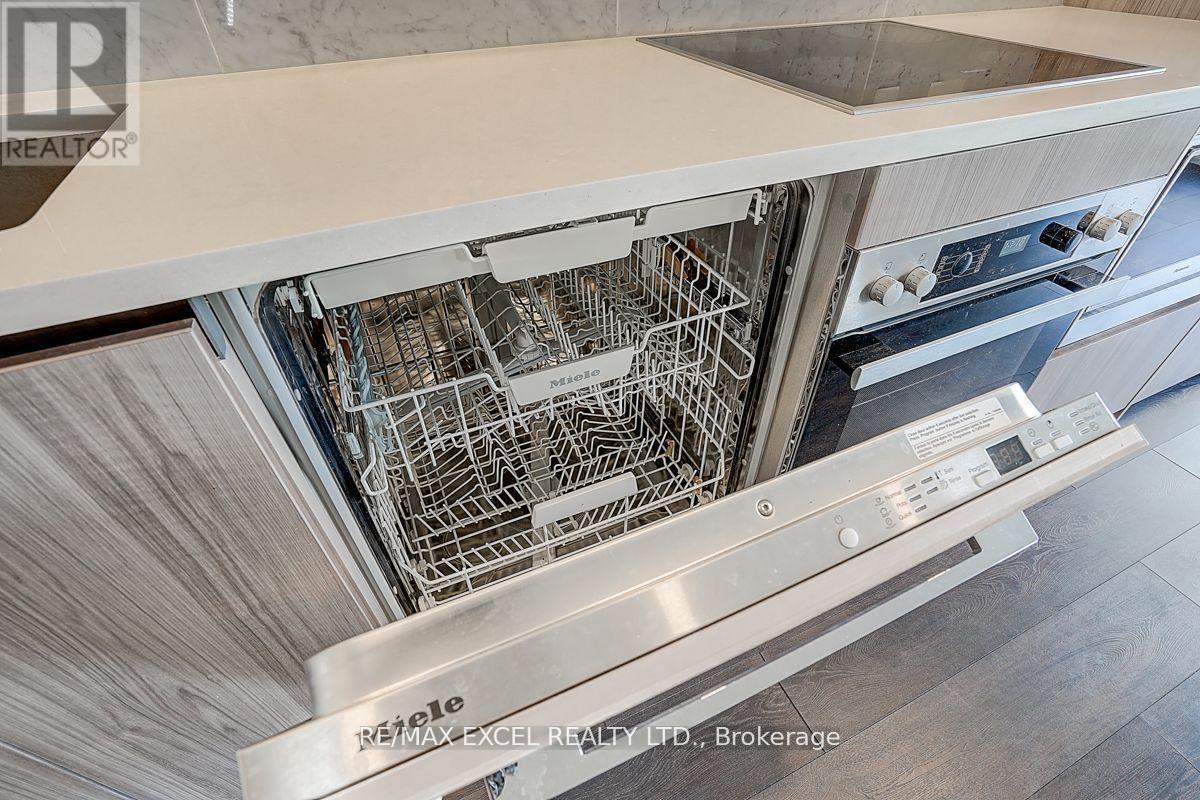 2001 - 85 Mcmahon Drive, Toronto, Ontario  M2K 0H1 - Photo 13 - C12680248