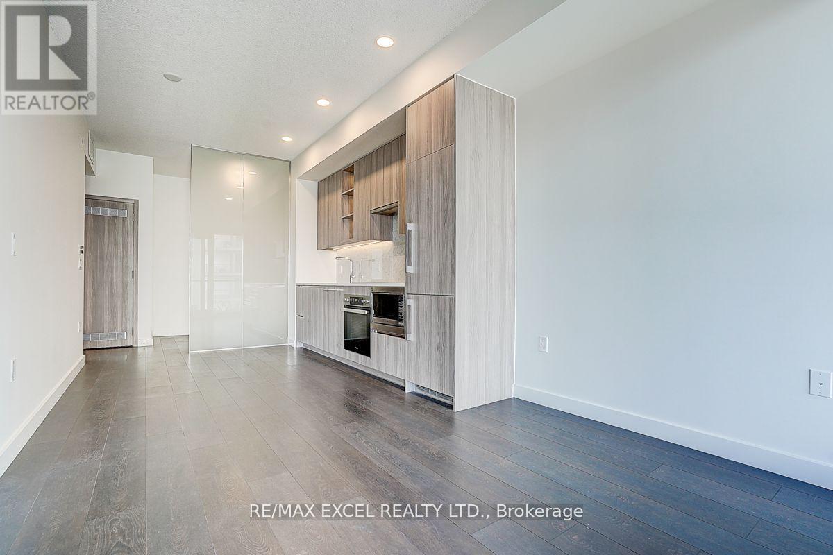 2001 - 85 Mcmahon Drive, Toronto, Ontario  M2K 0H1 - Photo 15 - C12680248