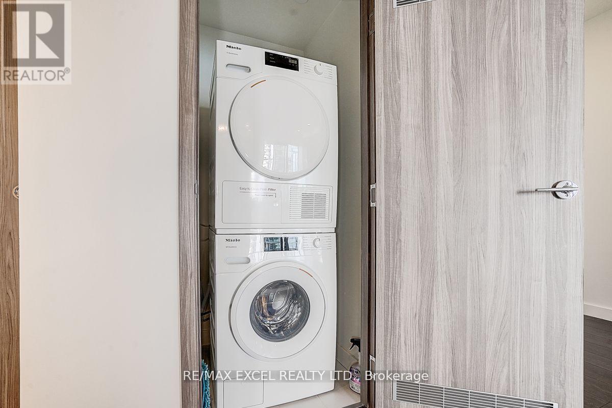 2001 - 85 Mcmahon Drive, Toronto, Ontario  M2K 0H1 - Photo 26 - C12680248