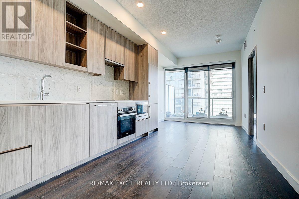 2001 - 85 Mcmahon Drive, Toronto, Ontario  M2K 0H1 - Photo 8 - C12680248