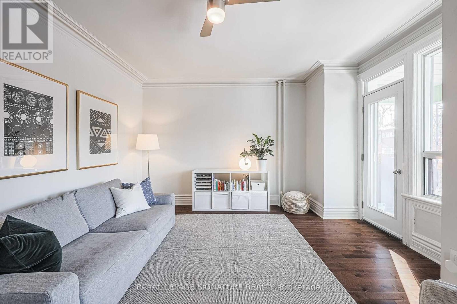 Upper - 553 Euclid Avenue, Toronto, Ontario  M6G 2T3 - Photo 2 - C12680260