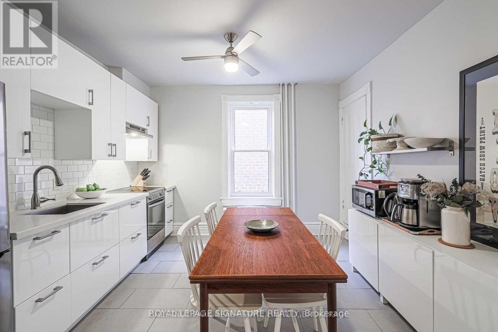 Upper - 553 Euclid Avenue, Toronto, Ontario  M6G 2T3 - Photo 4 - C12680260