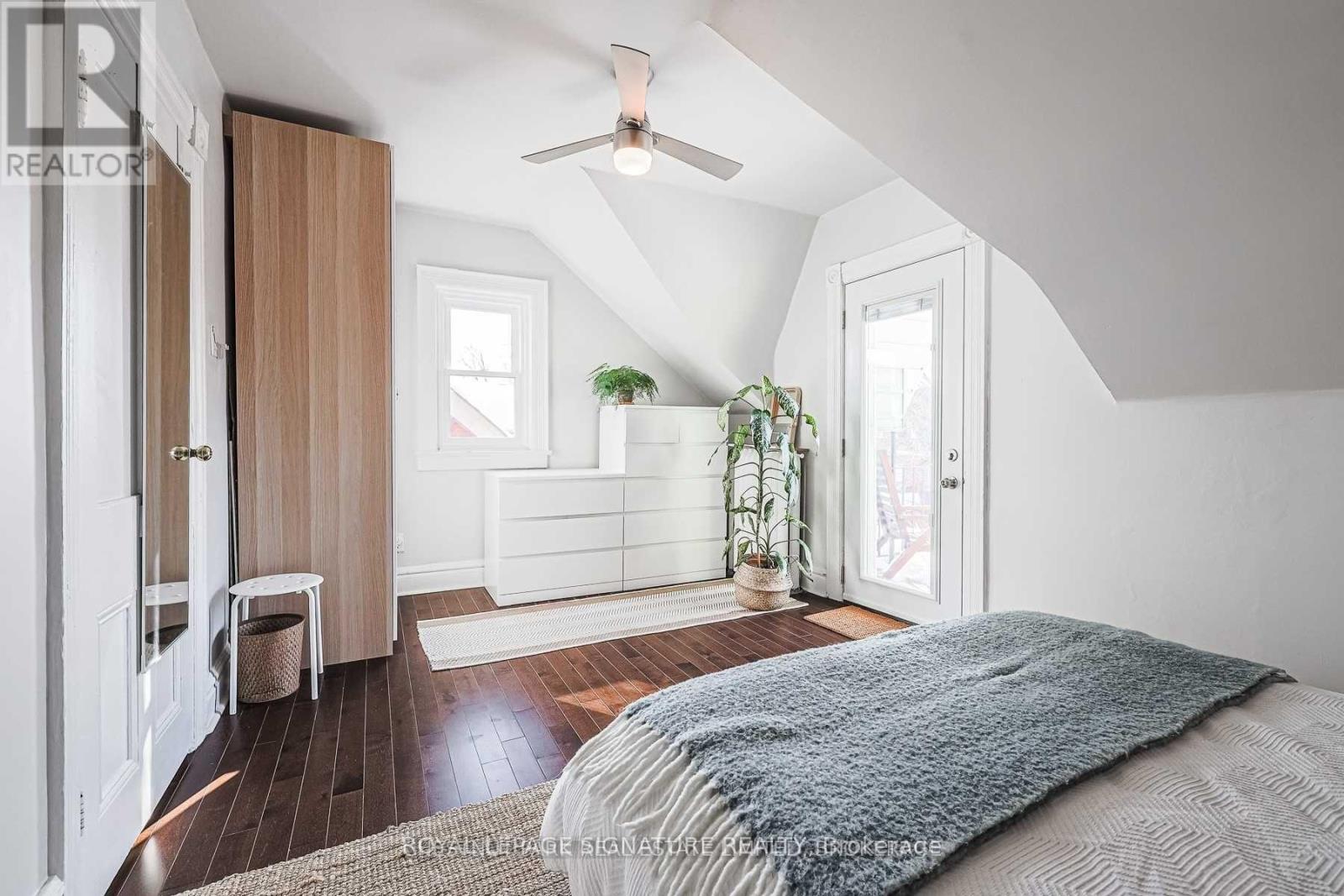 Upper - 553 Euclid Avenue, Toronto, Ontario  M6G 2T3 - Photo 7 - C12680260