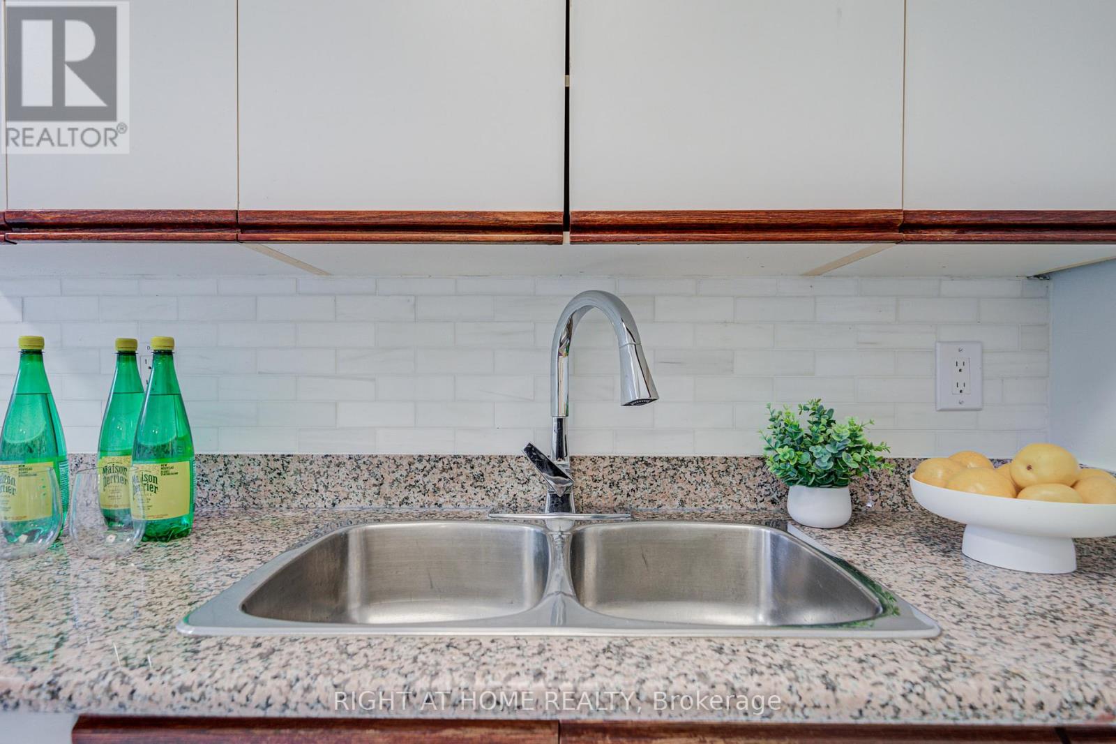 207 - 35 Empress Avenue, Toronto, Ontario  M2N 6T3 - Photo 18 - C12680306