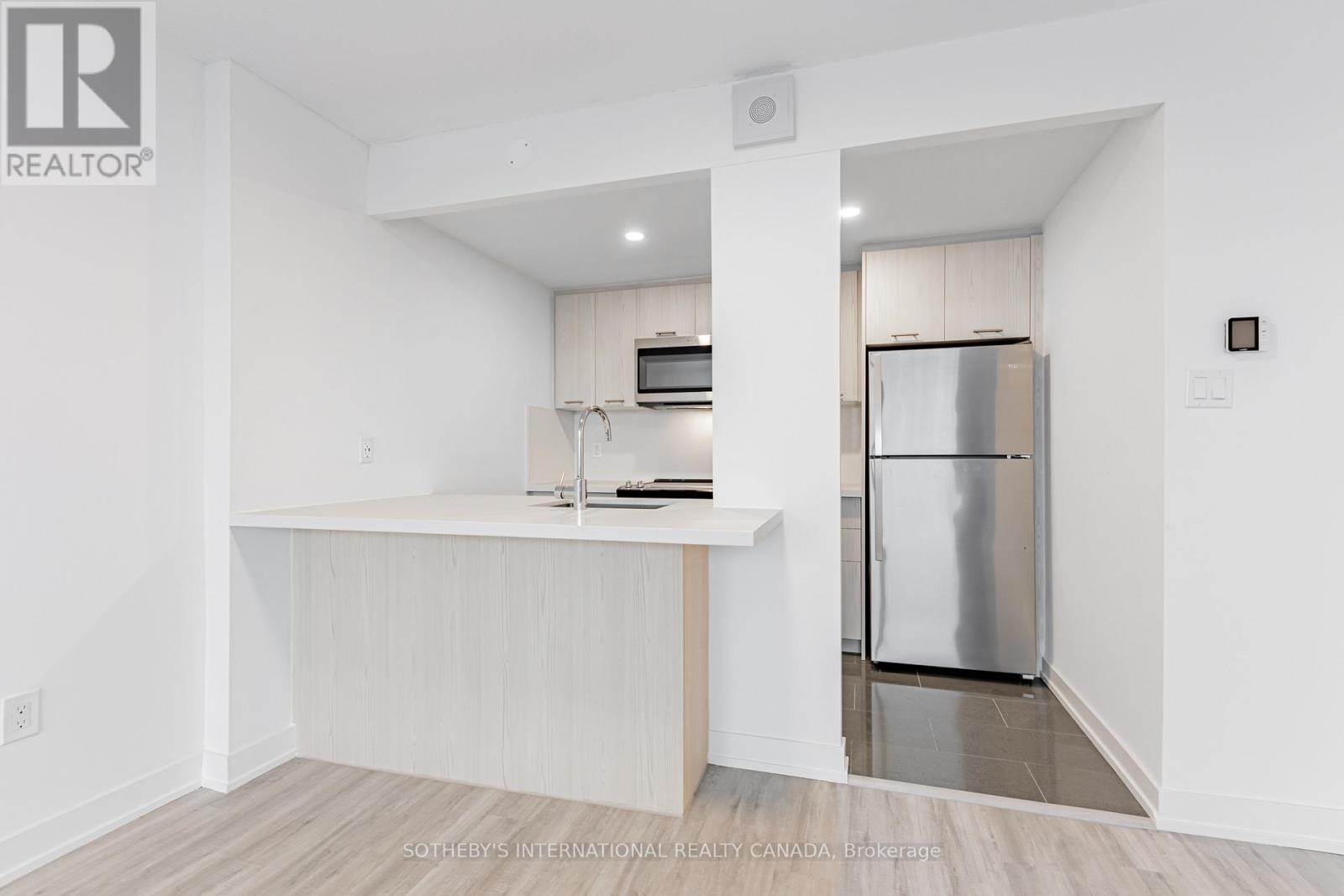 1608 - 191 Sherbourne Street, Toronto, Ontario  M5A 3X1 - Photo 2 - C12680356