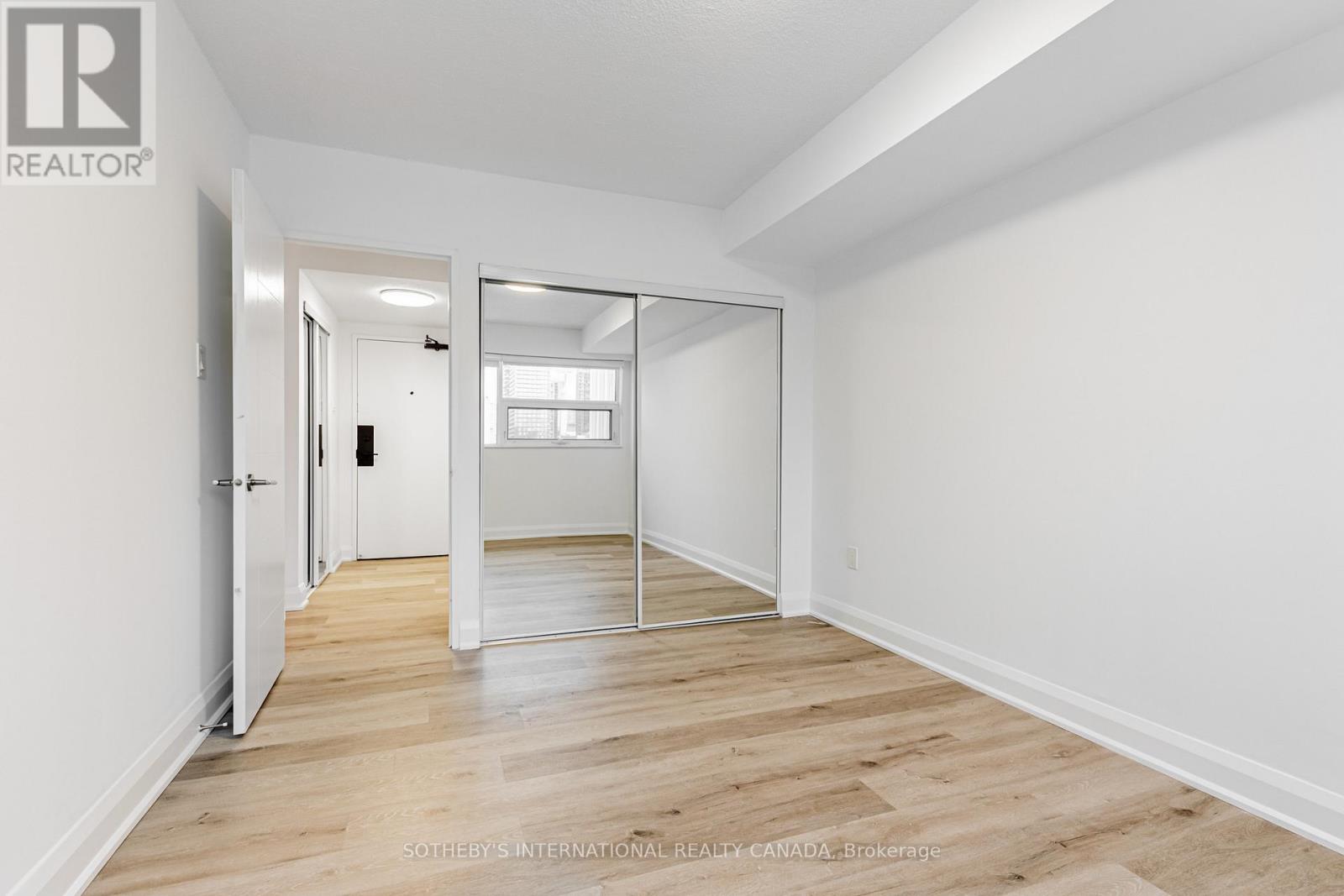 819 - 191 Sherbourne Street, Toronto, Ontario  M5A 3X1 - Photo 8 - C12680366