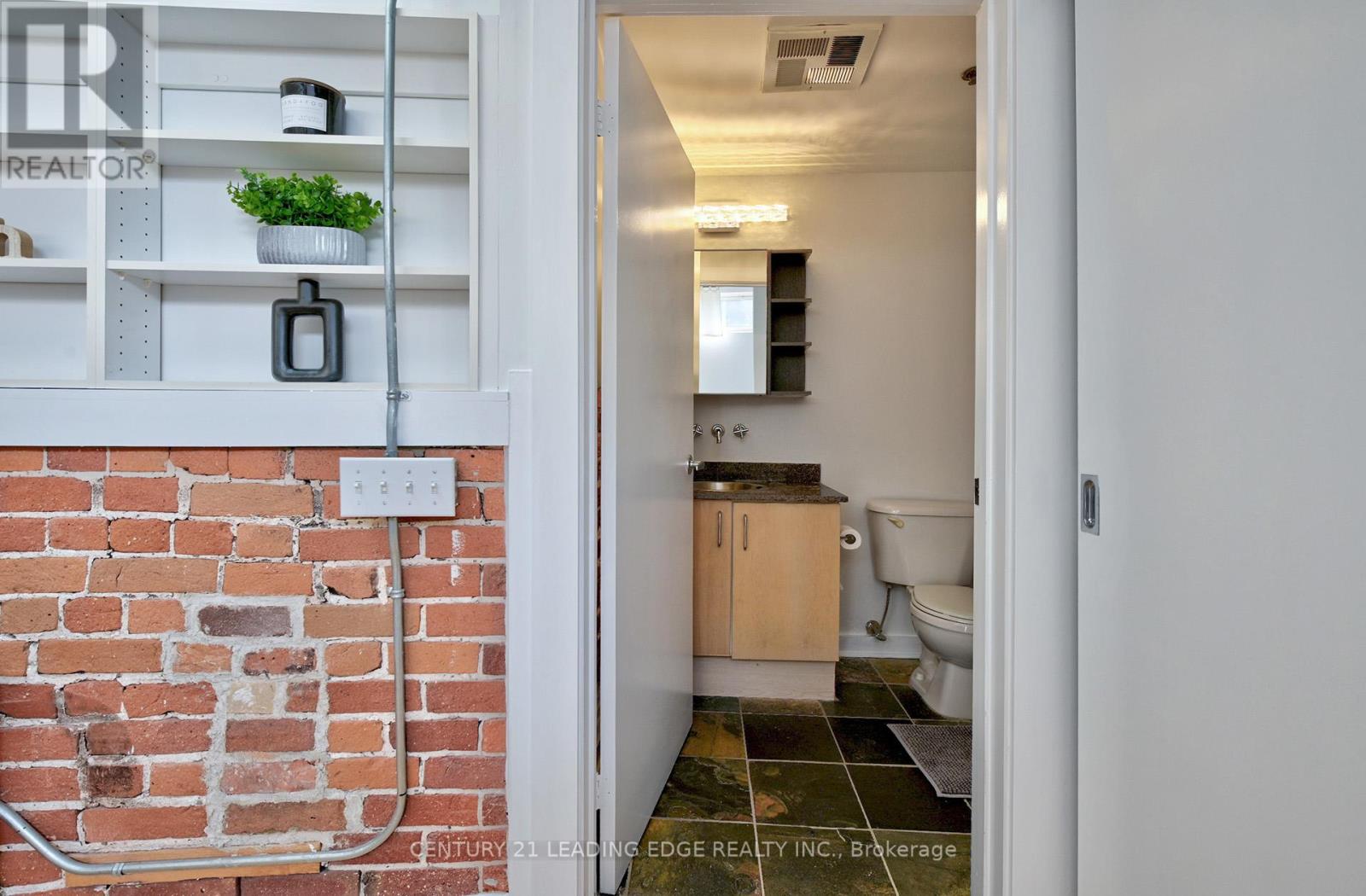 418 - 81a Front Street E, Toronto, Ontario  M5E 1Z7 - Photo 18 - C12680386