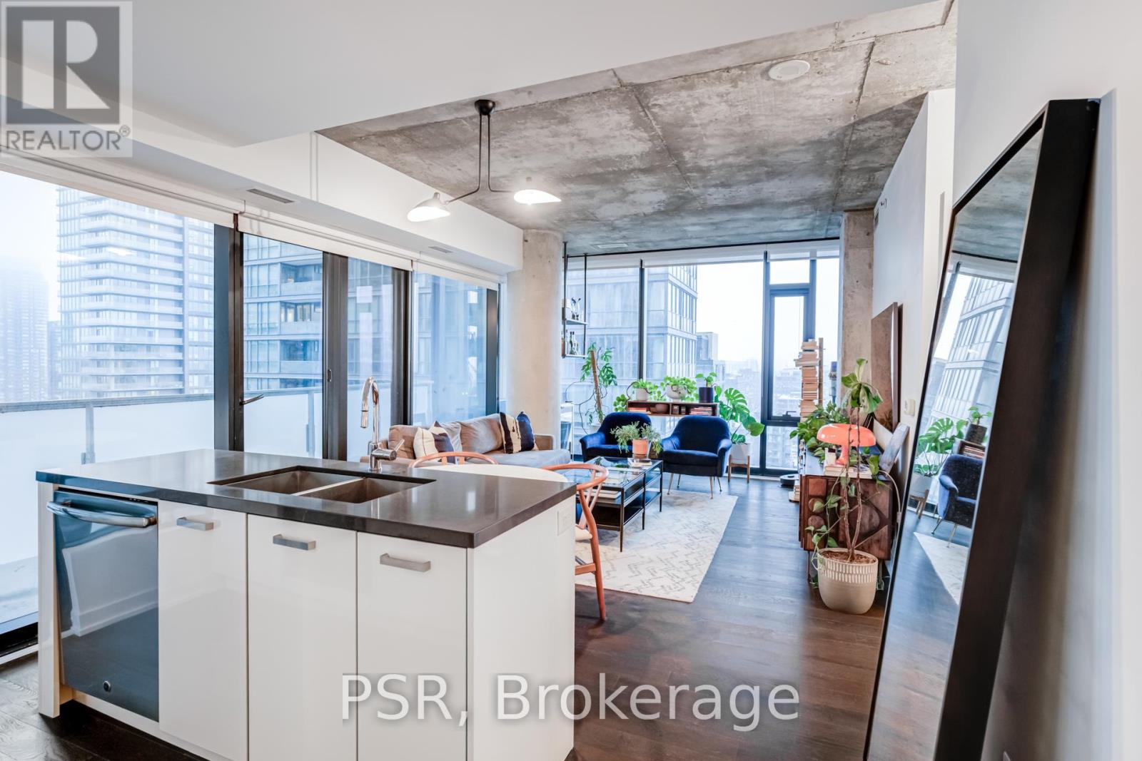 2002 - 11 Charlotte Street, Toronto, Ontario  M5V 0M6 - Photo 2 - C12680400