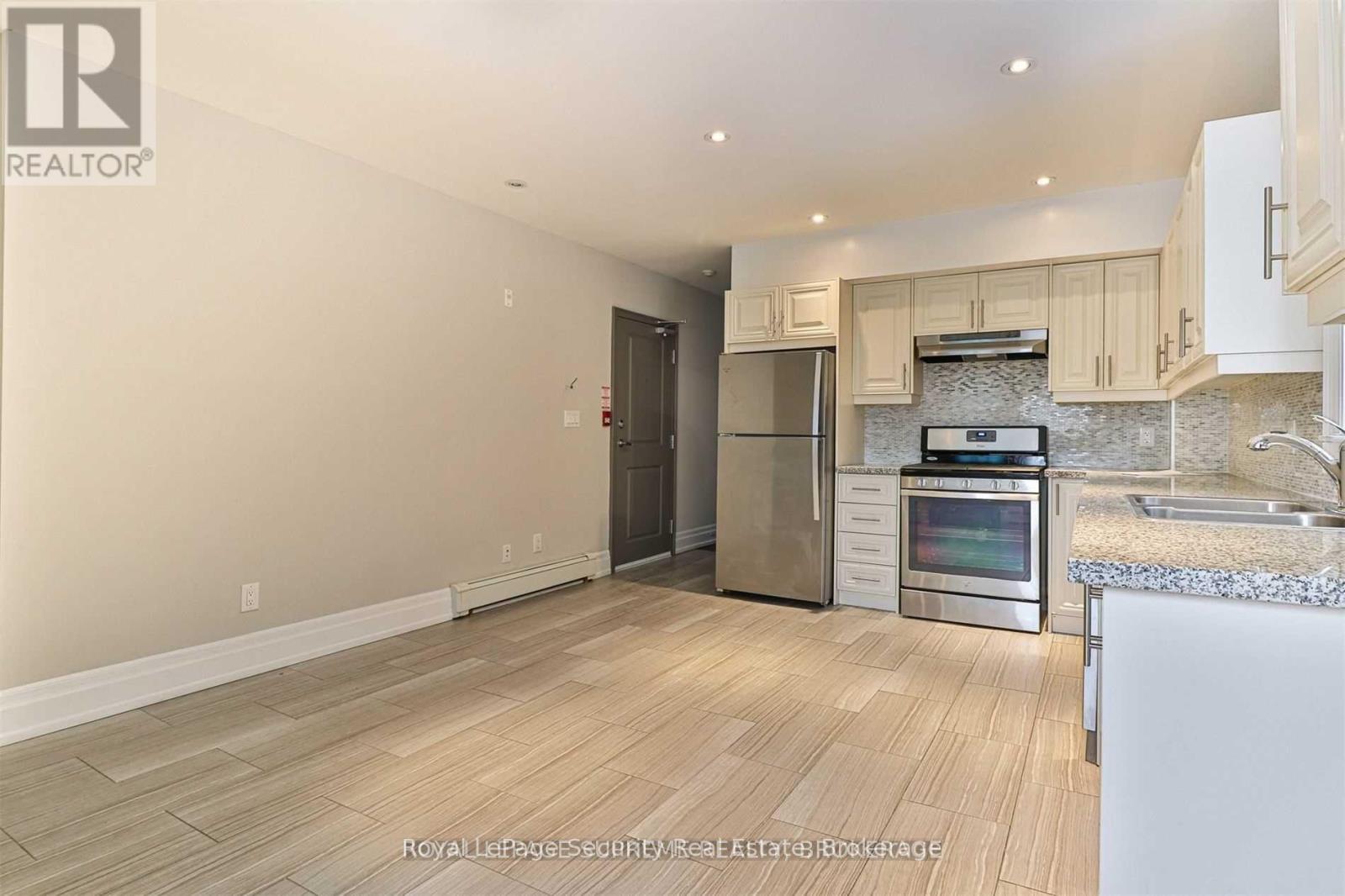 2 - 62 Lippincott Street, Toronto, Ontario  M5T 2R5 - Photo 17 - C12680416