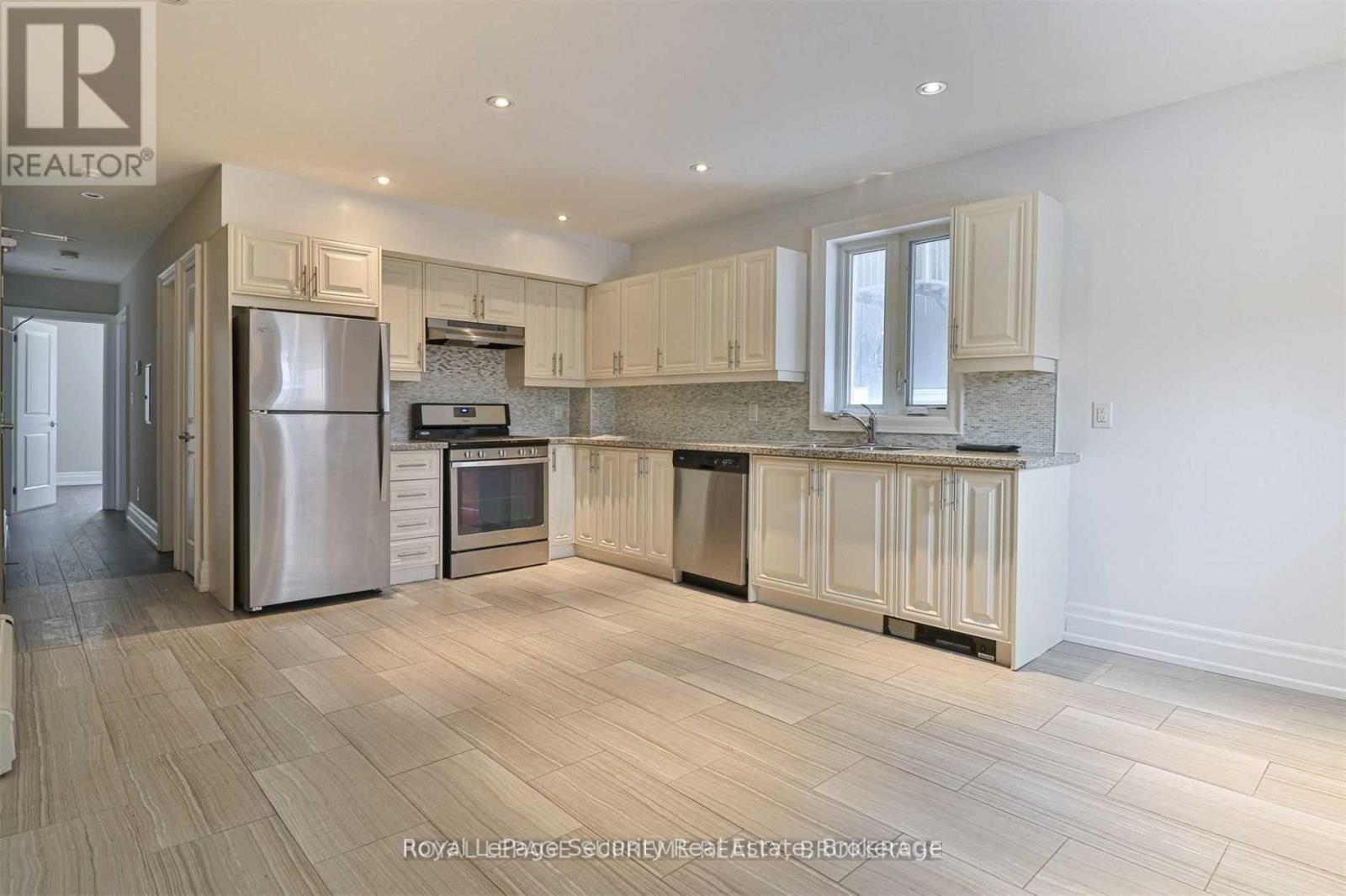 2 - 62 Lippincott Street, Toronto, Ontario  M5T 2R5 - Photo 18 - C12680416