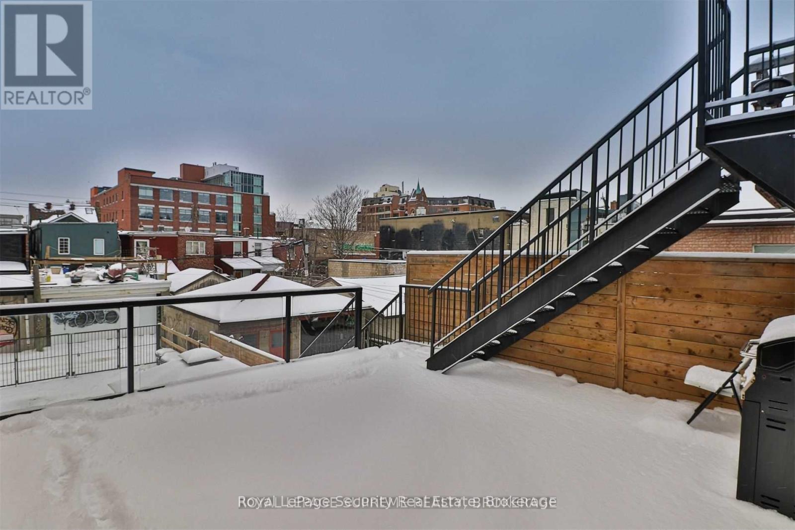 2 - 62 Lippincott Street, Toronto, Ontario  M5T 2R5 - Photo 3 - C12680416