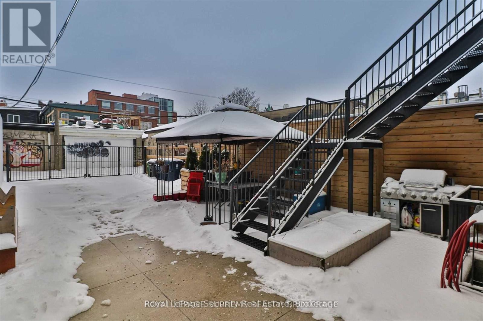 2 - 62 Lippincott Street, Toronto, Ontario  M5T 2R5 - Photo 7 - C12680416