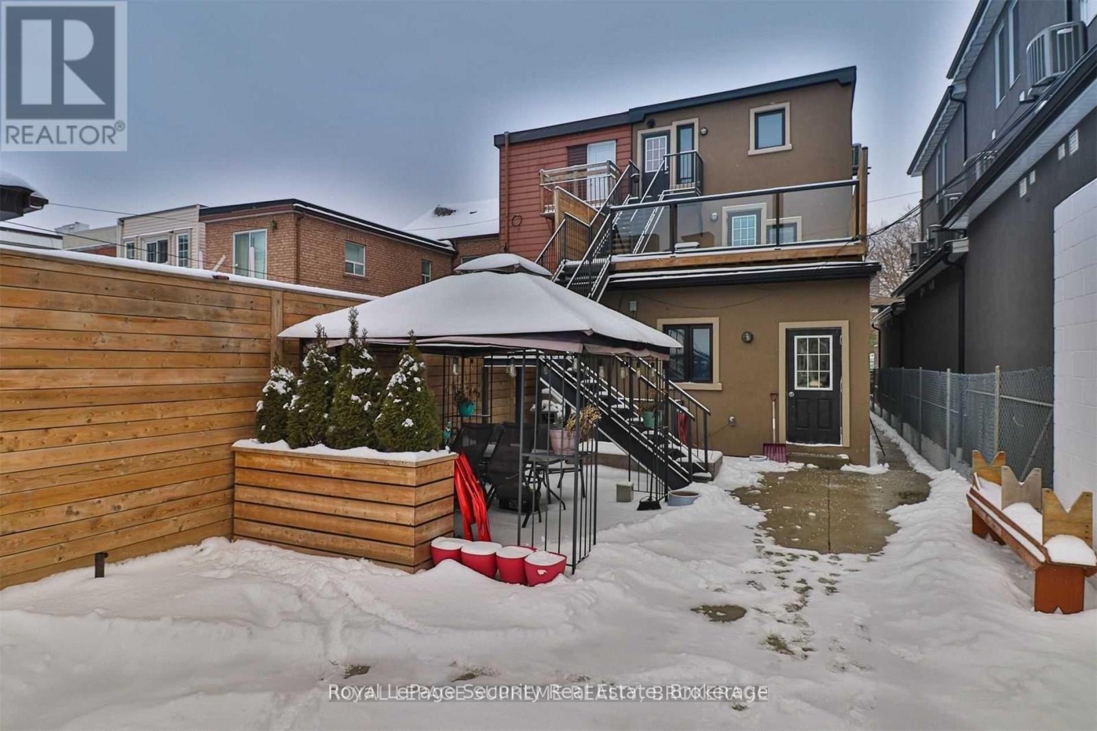 2 - 62 Lippincott Street, Toronto, Ontario  M5T 2R5 - Photo 8 - C12680416