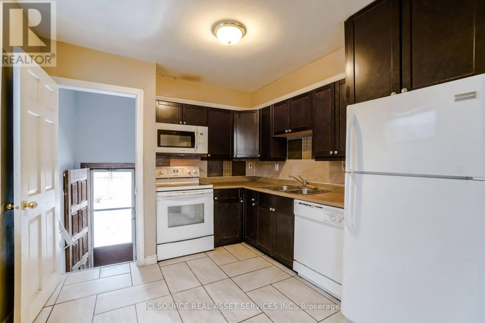 Main Fl - 2609 Kingston Road, Toronto, Ontario  M1M 1M1 - Photo 4 - E12680160