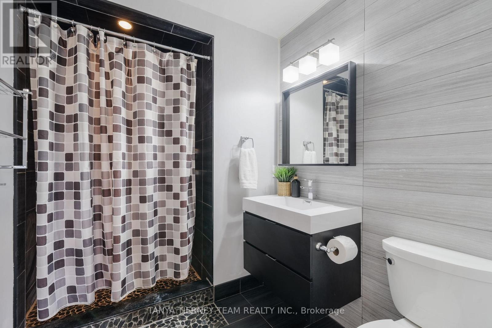 1 Centre Street W, Whitby, Ontario  L1M 1C1 - Photo 30 - E12680316