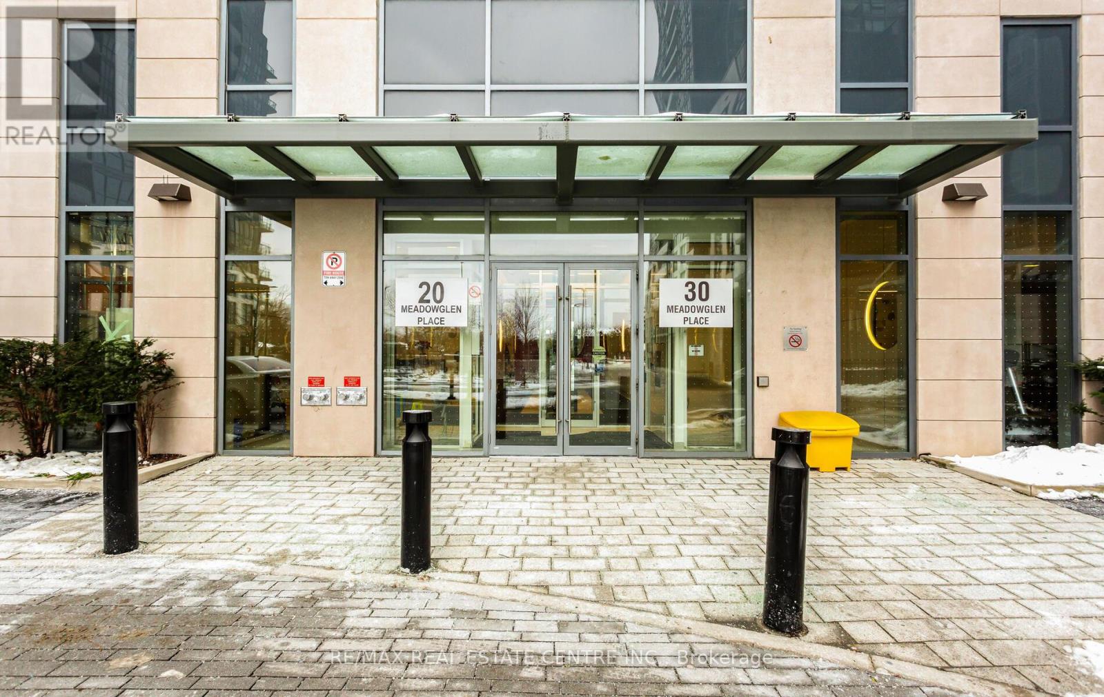 1709 - 30 Meadowglen Place, Toronto, Ontario  M1G 0A5 - Photo 4 - E12680330