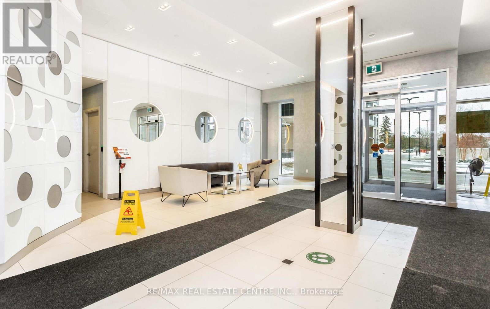 1709 - 30 Meadowglen Place, Toronto, Ontario  M1G 0A5 - Photo 7 - E12680330