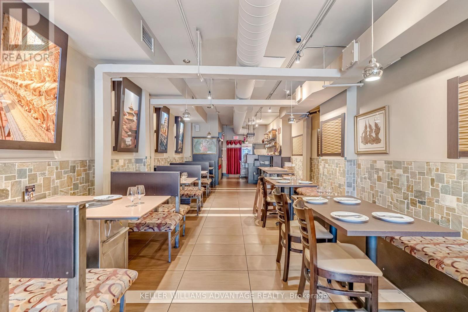 471 Danforth Avenue, Toronto, Ontario  M4K 1P1 - Photo 6 - E12680350