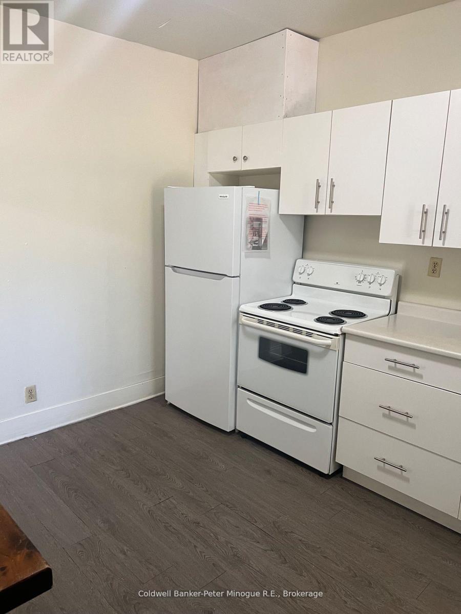 586 Main Street E, North Bay, Ontario  P1B 1B8 - Photo 14 - X12679990