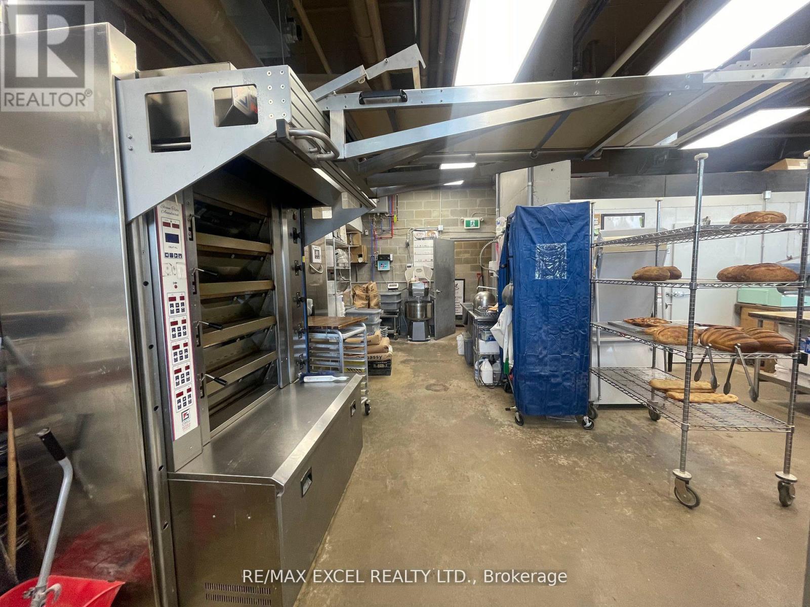 B1 - 9610 Yonge Street, Richmond Hill, Ontario  L4C 1V6 - Photo 8 - N12680178