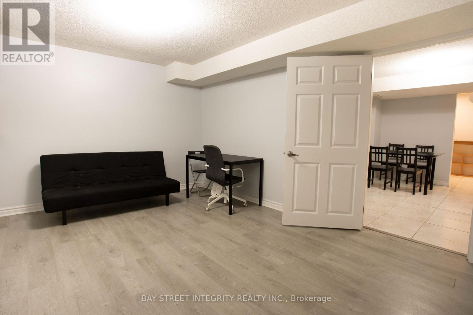 87 Raymerville Drive, Markham, Ontario  L3P 4J3 - Photo 4 - N12680276