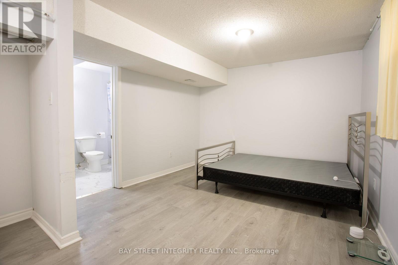 87 Raymerville Drive, Markham, Ontario  L3P 4J3 - Photo 6 - N12680276