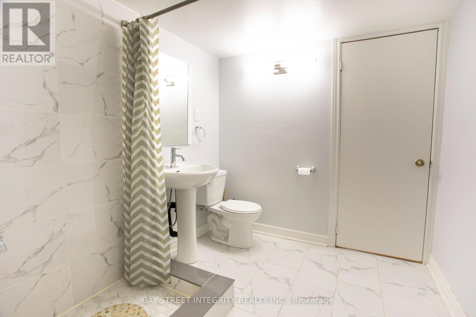 87 Raymerville Drive, Markham, Ontario  L3P 4J3 - Photo 7 - N12680276