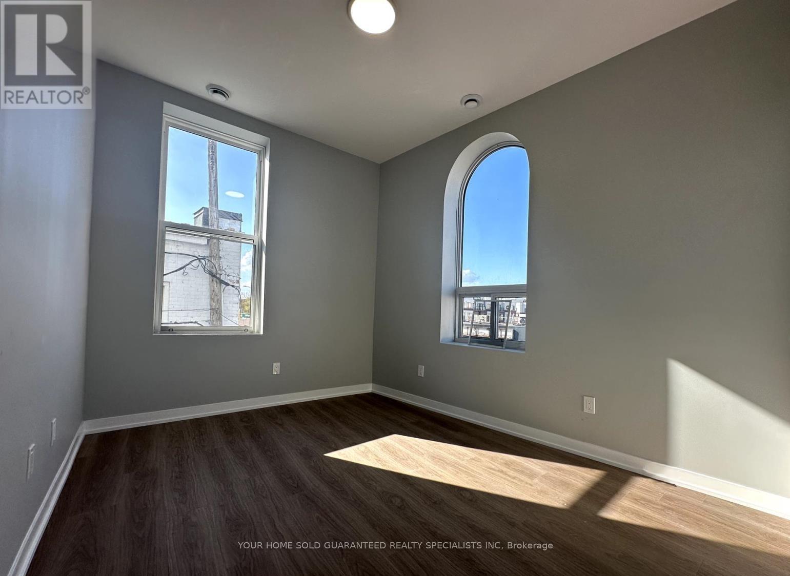 C - 9 Wellington Street E, Aurora, Ontario  L4G 1H4 - Photo 4 - N12680290