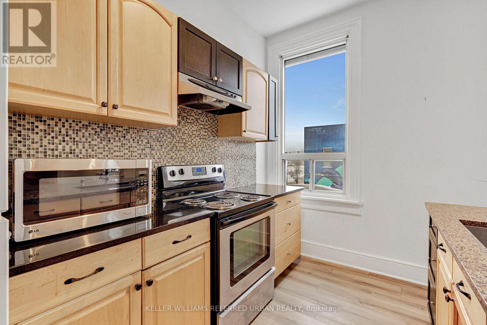 66 Dunlop Street W, Barrie, Ontario  L4N 1A4 - Photo 11 - S12680204