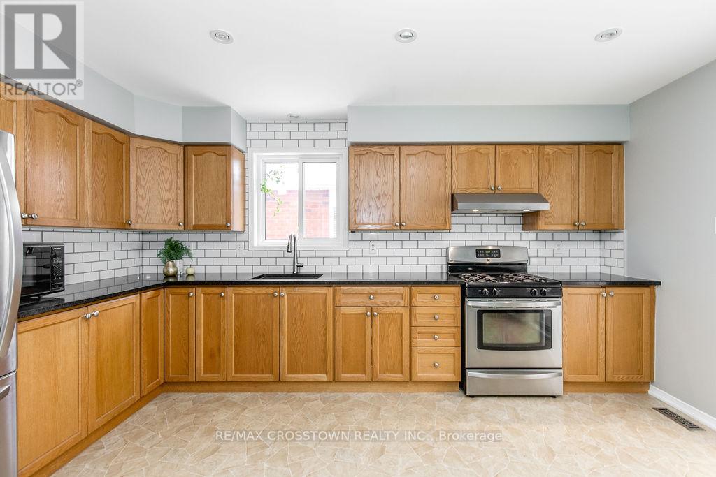 38 Brookfield Crescent, Barrie (Innis-Shore), Ontario L4N 9R6 - Photo 14 - S12676686