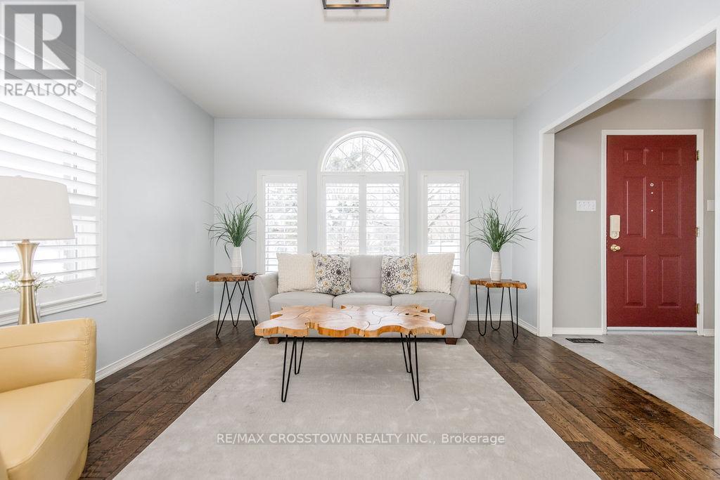 38 Brookfield Crescent, Barrie (Innis-Shore), Ontario L4N 9R6 - Photo 7 - S12676686