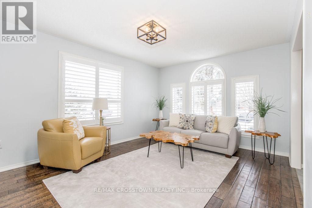 38 Brookfield Crescent, Barrie (Innis-Shore), Ontario L4N 9R6 - Photo 6 - S12676686