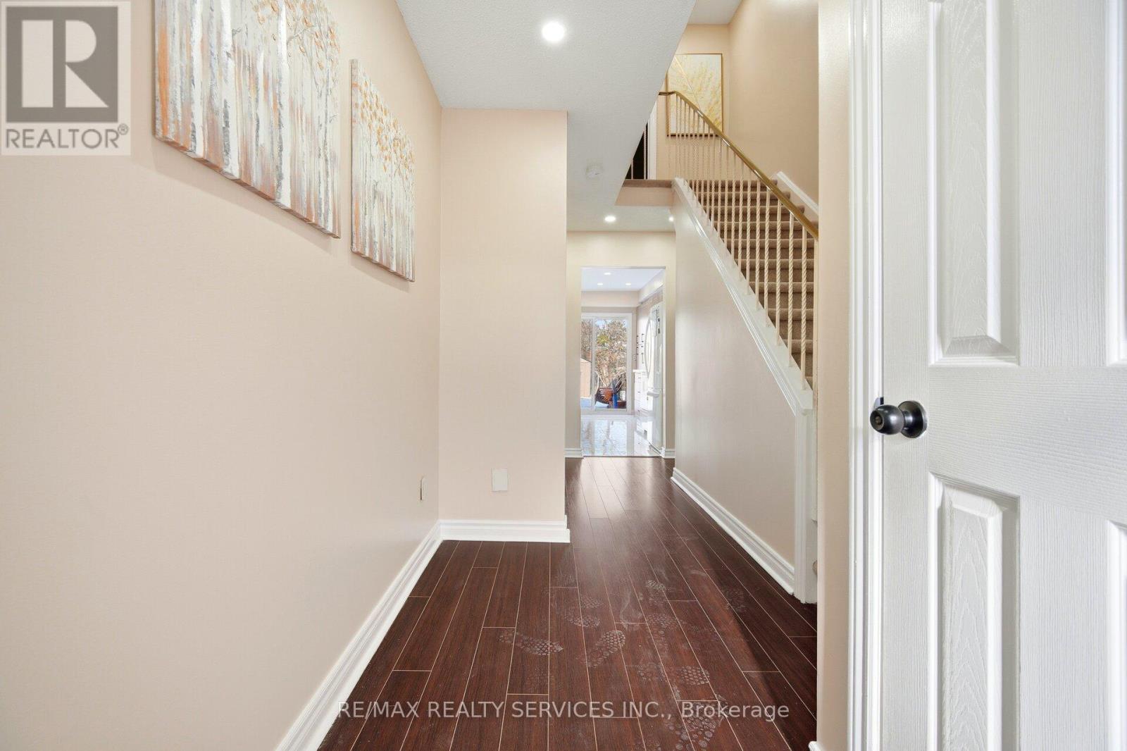 146 Royal Salisbury Way, Brampton, Ontario  L6V 3J8 - Photo 6 - W12680144