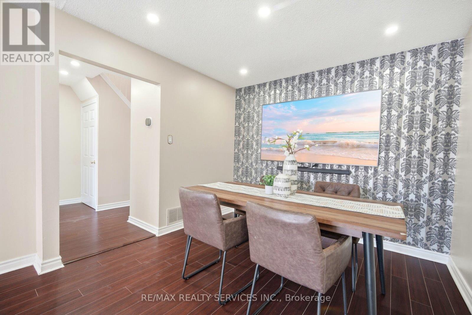 146 Royal Salisbury Way, Brampton, Ontario  L6V 3J8 - Photo 8 - W12680144