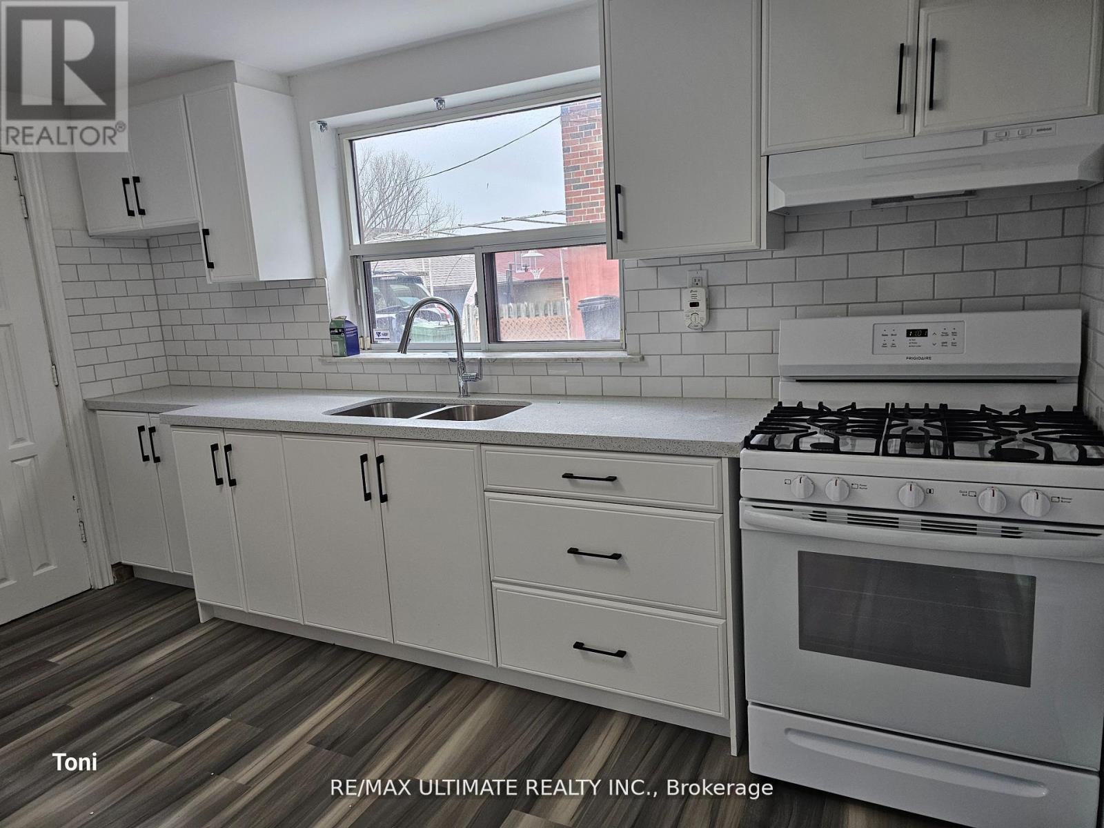 Lower - 55 Gotham Court, Toronto, Ontario  M6M 2N9 - Photo 3 - W12680148