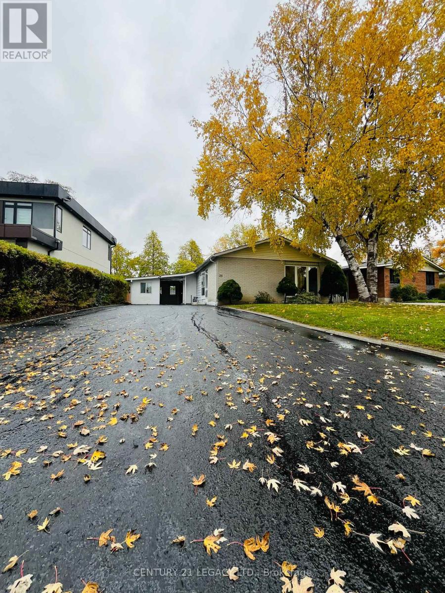 26 Epsom Downs Drive, Brampton, Ontario  L6T 1Y8 - Photo 2 - W12680162