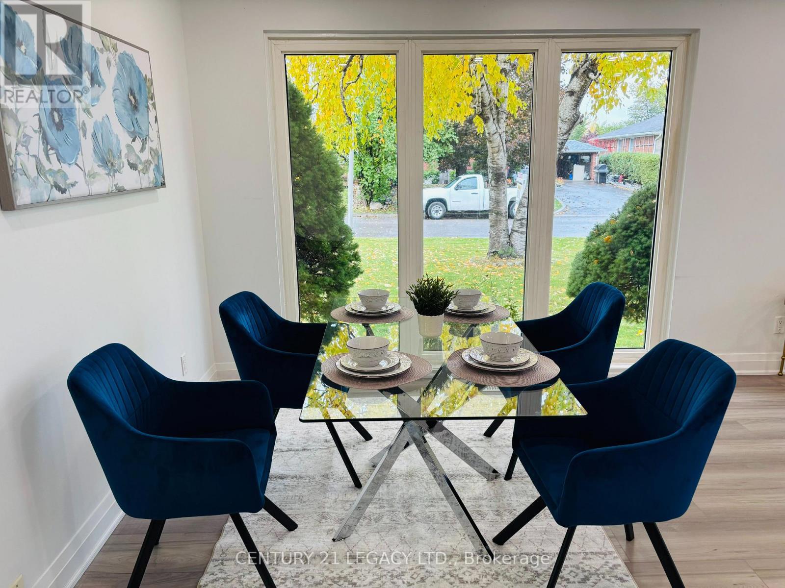 26 Epsom Downs Drive, Brampton, Ontario  L6T 1Y8 - Photo 4 - W12680162