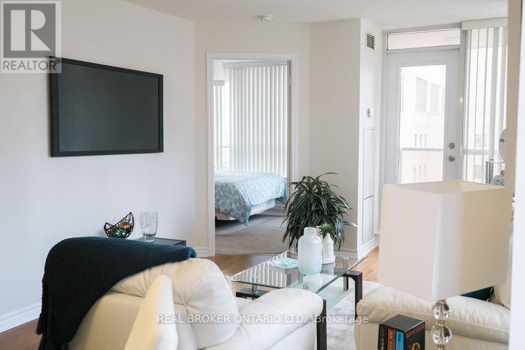 515 - 4090 Living Arts Drive, Mississauga, Ontario  L5B 4M8 - Photo 5 - W12680242