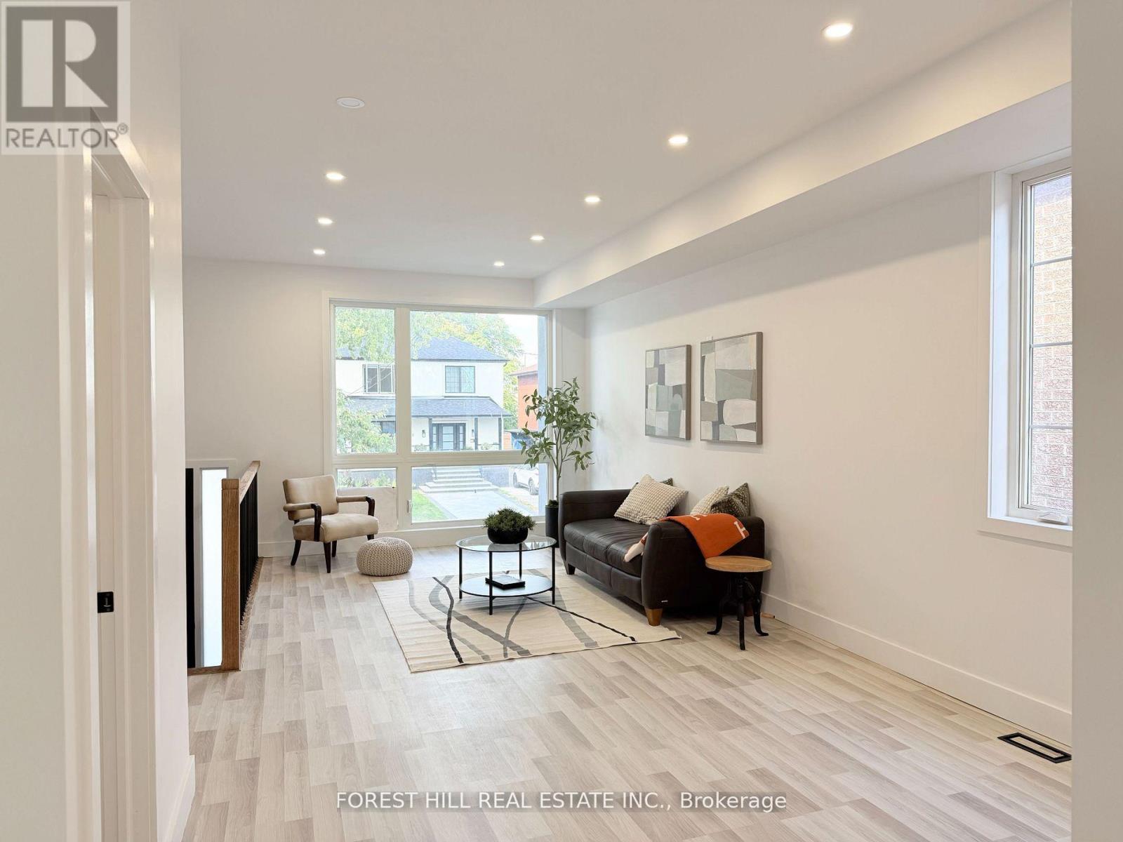 19 Simpson Avenue, Toronto, Ontario  M8Z 1C9 - Photo 4 - W12680244