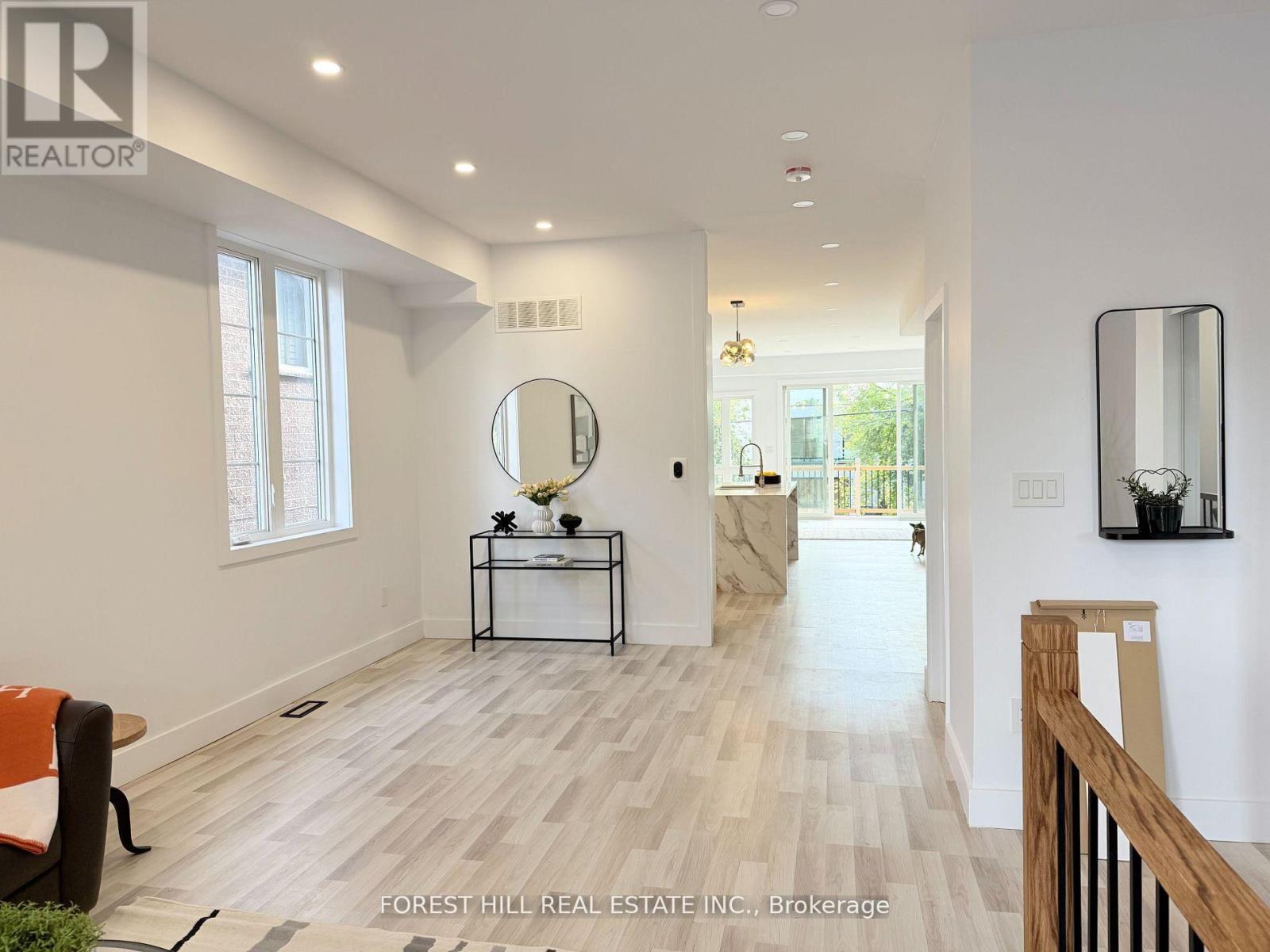 19 Simpson Avenue, Toronto, Ontario  M8Z 1C9 - Photo 5 - W12680244