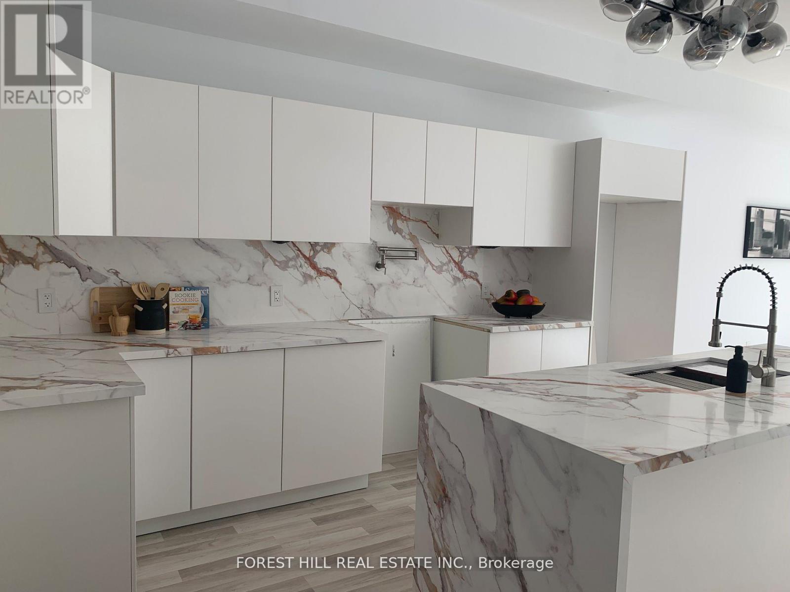 19 Simpson Avenue, Toronto, Ontario  M8Z 1C9 - Photo 6 - W12680244