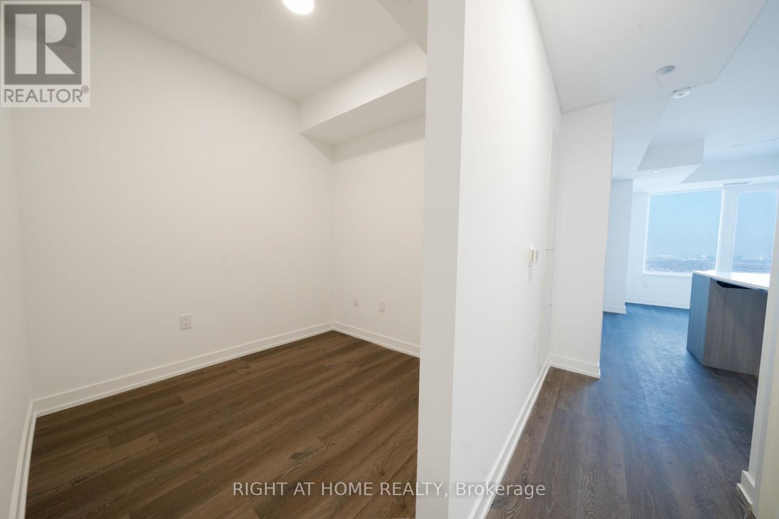 2502 - 395 Square One Drive, Mississauga, Ontario  L5B 0P6 - Photo 14 - W12680282