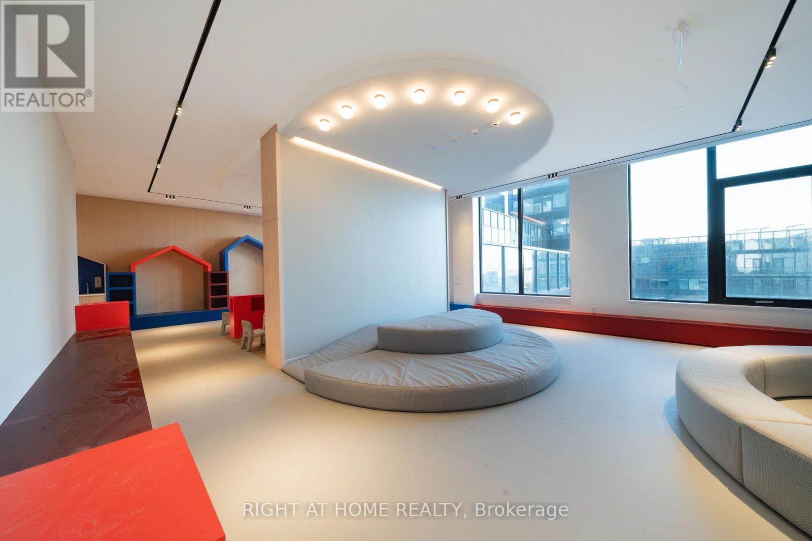 2502 - 395 Square One Drive, Mississauga, Ontario  L5B 0P6 - Photo 26 - W12680282