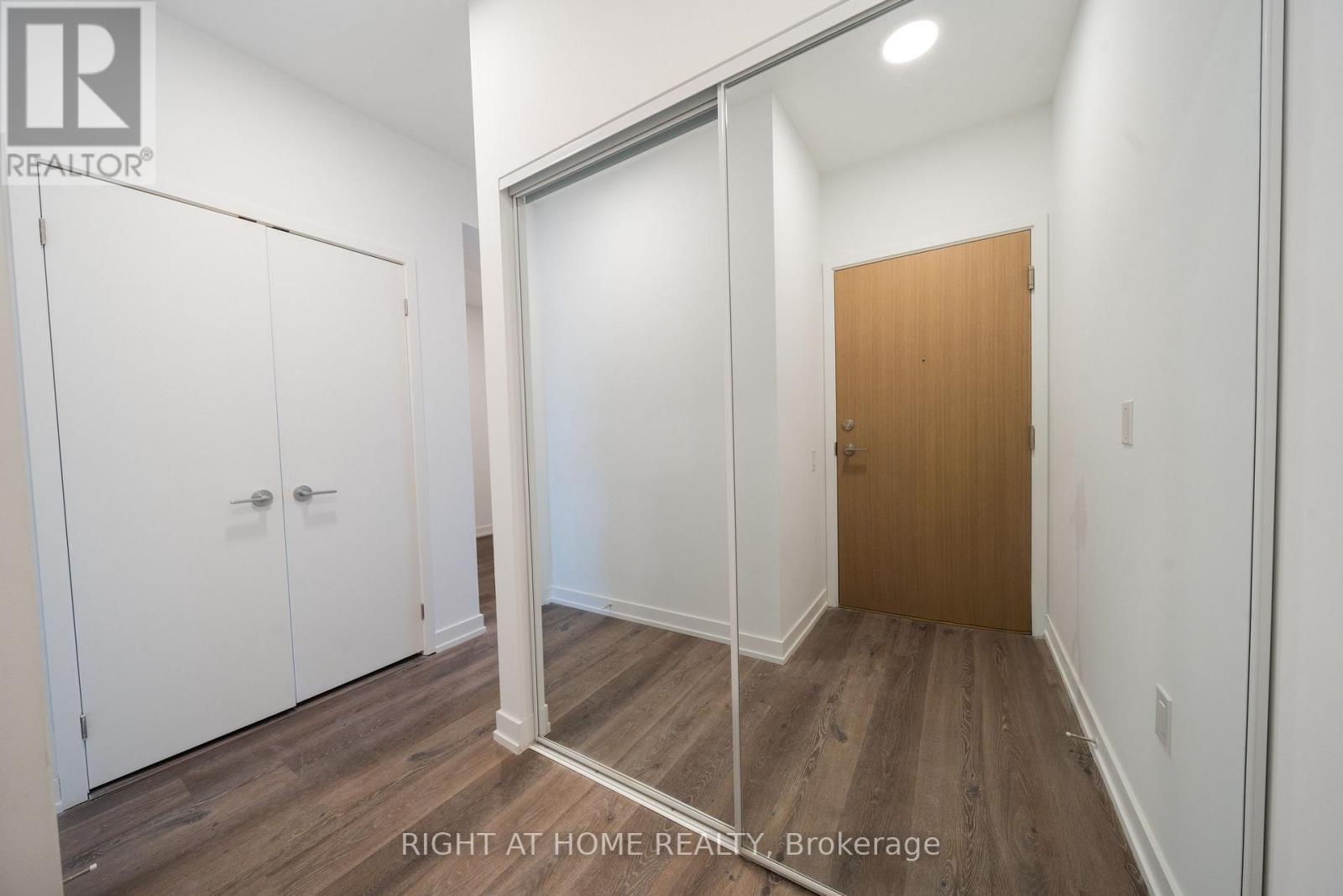 2502 - 395 Square One Drive, Mississauga, Ontario  L5B 0P6 - Photo 3 - W12680282