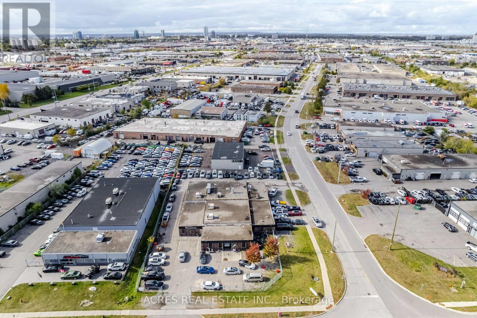 26 Bramsteele Road, Brampton, Ontario  L6W 1B3 - Photo 2 - W12680338