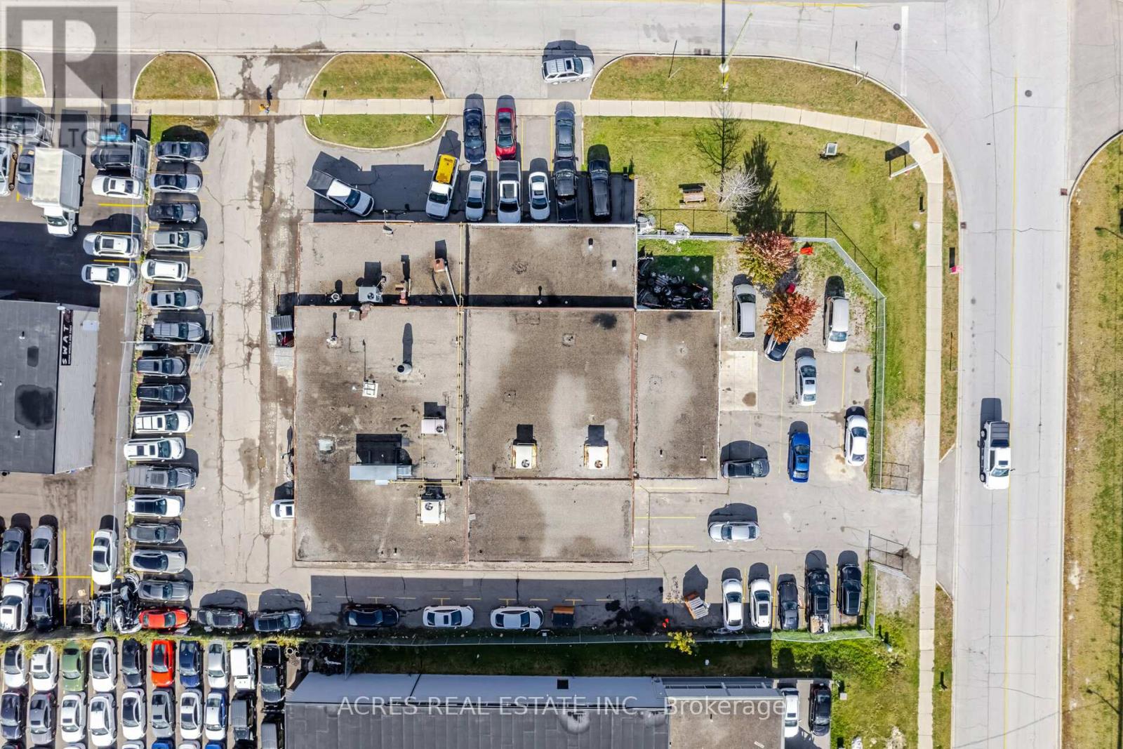 26 Bramsteele Road, Brampton, Ontario  L6W 1B3 - Photo 4 - W12680338