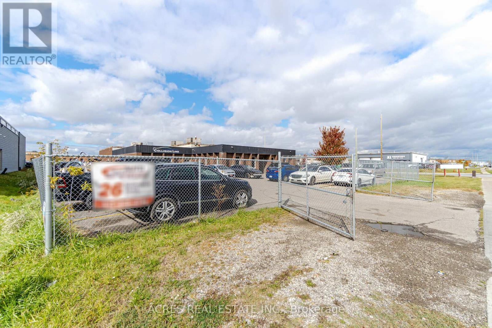 26 Bramsteele Road, Brampton, Ontario  L6W 1B3 - Photo 6 - W12680338